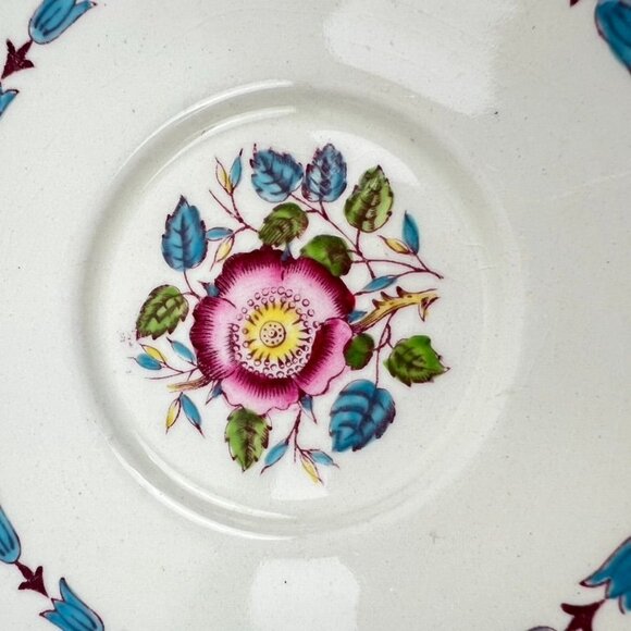 Wedgwood Evenlode Corinthian Floral Set of 2 Tea Cups & Saucers England Embossed - Picture 7 of 16